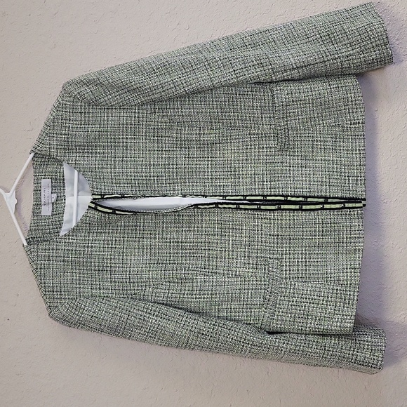 Tahari Tweed - Picture 2 of 5
